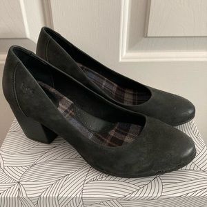 b.o.c. black heels size 6
